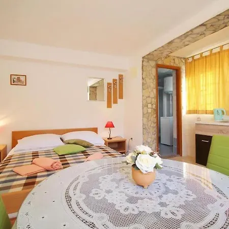 Apartmani L&Z Petrcane Exterior photo